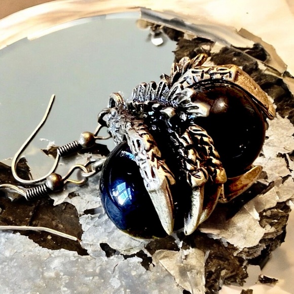 Dragon Claw Earrings DND player Gothic - Picture 9 of 15